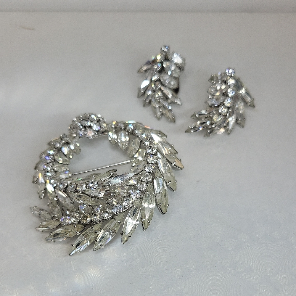 Stunning 1960s Sherman Rhinstone Brooch With Matching Earrings